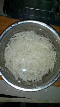 爱上青椒土豆丝做法图解3)