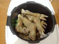 红焖羊蹄做法图解7)