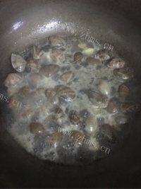 香浓红烧花蛤做法图解5)