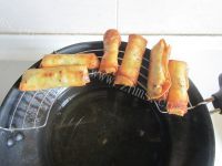 好吃的野芹菜春卷做法图解10)