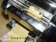 美味的猪肉玉米馄饨做法图解6)