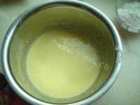 别有风味的可可戚风做法图解8)