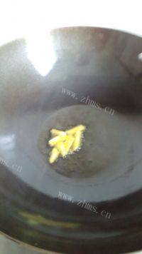 清香的西兰花炒虾仁做法图解6)