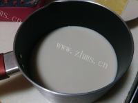 甘甜清香的玫瑰杏仁豆腐做法图解5)