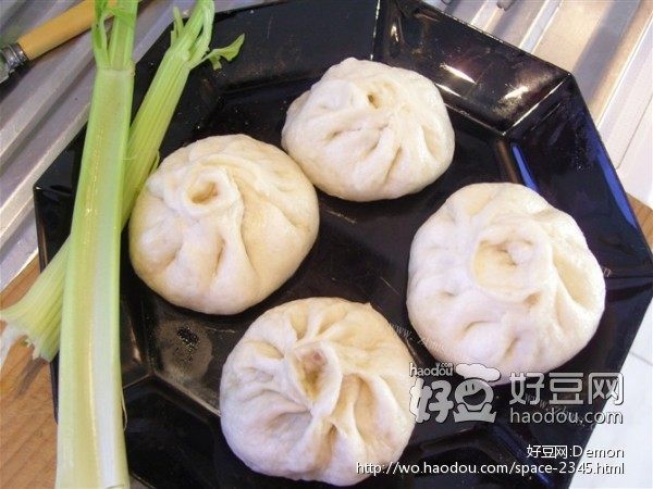 诱人芹菜猪肉包