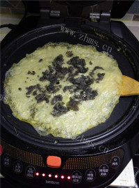 美味的冰花芝麻饼做法图解6)