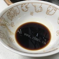 回味无穷的肉段烧茄子做法图解7)