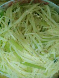 家常菜芹菜土豆丝