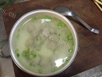 美味的生汆丸子汤做法图解6)