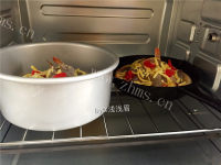 自制鲜虾披萨做法图解10)