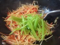 家常菜素炒三丝