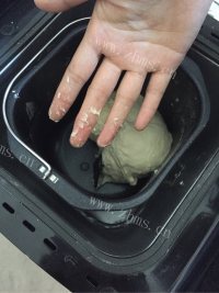 清爽可口的葡萄干面包做法图解6)