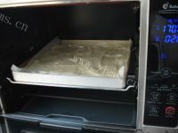 自制草莓奶油蛋糕卷做法图解11)