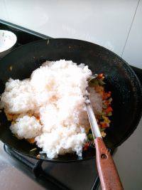 好吃的豆腐彩蔬蛋炒饭做法图解6)