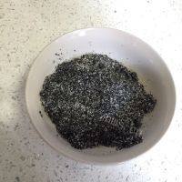 美味的芝麻糯米丸子做法图解2)
