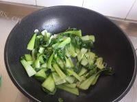 味道不错的炒油菜做法图解5)