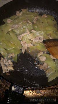 好吃不腻的肉片炒莴笋