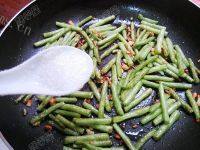 家常菜蒜煸豆角做法图解8)