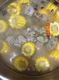 美味的排骨玉米汤做法图解10)