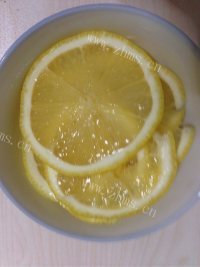 好喝的柠檬蜂蜜水做法图解2)