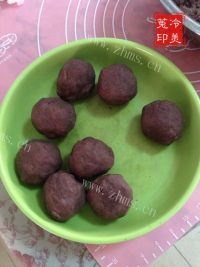 自制红豆沙月饼做法图解5)