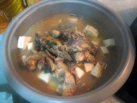 鱼骨豆腐汤自制做法图解9)