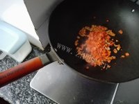 营养可口的蔬菜鲜肉炒饭做法图解3)