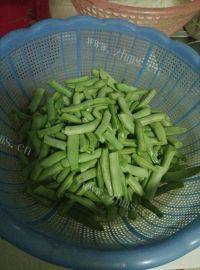 家常干煸四季豆做法图解1)