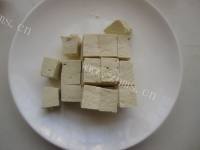 美味的腊味海带炖豆腐做法图解2)