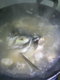 美味的鱼头豆腐做法图解4)