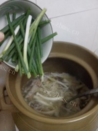 美味的香菇鸡汤做法图解5)