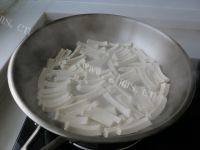 诱人的千页豆腐炒胡萝卜芹菜做法图解3)