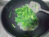 质嫩的素炒菠菜