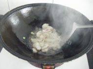 「健康美食」蘑菇炒肉做法图解5)
