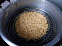 好吃的蜂蜜绿豆饼做法图解3)