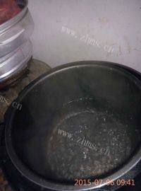 美味的糖水桃罐头做法图解3)