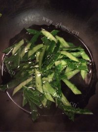 特别的蒜香麻辣瓜皮做法图解2)