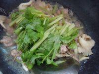 袖珍菇炒肉片做法图解8)