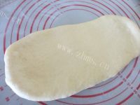 自制香肠面包做法图解8)
