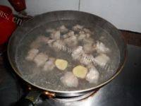 美味的酸梅排骨做法图解3)