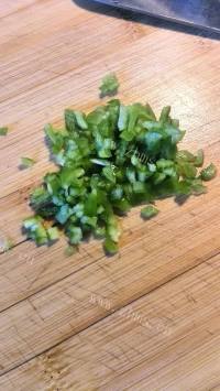 香气浓郁的蒜蓉椒盐虾做法图解2)