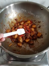 家常菜土豆焖排骨做法图解9)