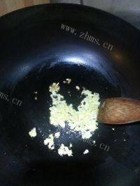 美味的螃蟹粉丝煲做法图解2)