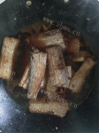 家常菜炖带鱼做法图解8)