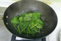 炝菠菜做法图解3)