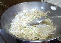 家常菜素炒绿豆芽做法图解11)