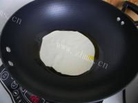 美味的葱香鸡蛋饼做法图解6)