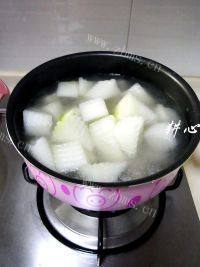 家常菜冬瓜海鲜汤做法图解5)
