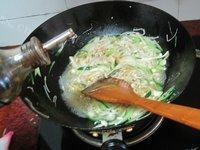 家常菜黄瓜炒金针菇