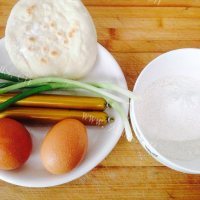 诱人的鸡蛋卷饼做法图解1)